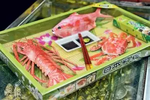 舊款紙紮Out了咯,現在都燒這些紙紮! - RedChili21