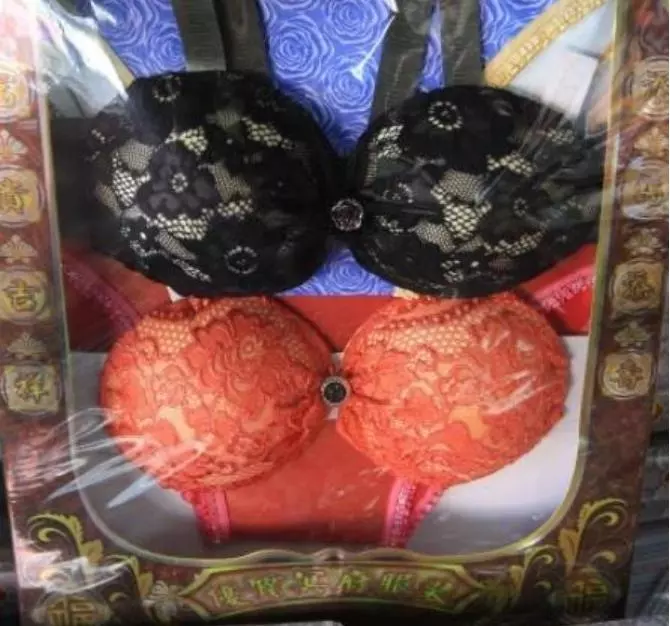 舊款紙紮Out了咯,現在都燒這些紙紮! - RedChili21