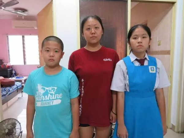 母親心臟突發猝死 , 吳家三姐弟陷入經濟困境 !