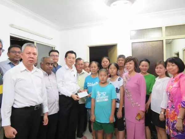 母親心臟突發猝死 , 吳家三姐弟陷入經濟困境 !