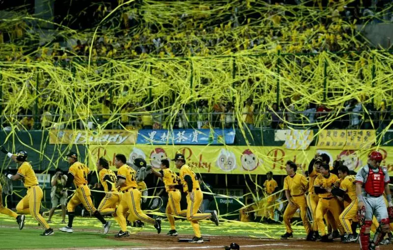 中職14年/兩聯盟合併 象三連霸黃潮彭政閔難忘
