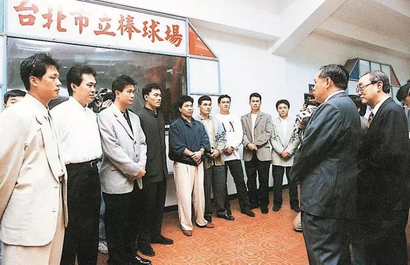 中職14年/兩聯盟合併 象三連霸黃潮彭政閔難忘