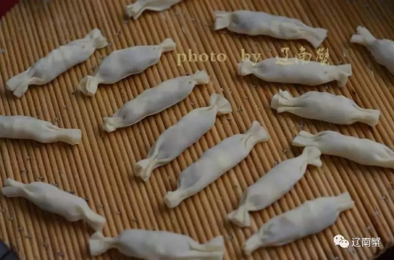 餛飩皮買多了,做成這個,上桌被孩子們搶了!!