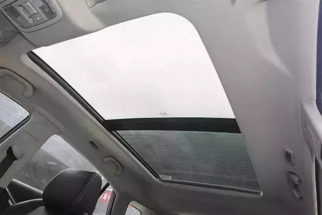 買車到底要不要選帶天窗的?老司機告訴你利與弊