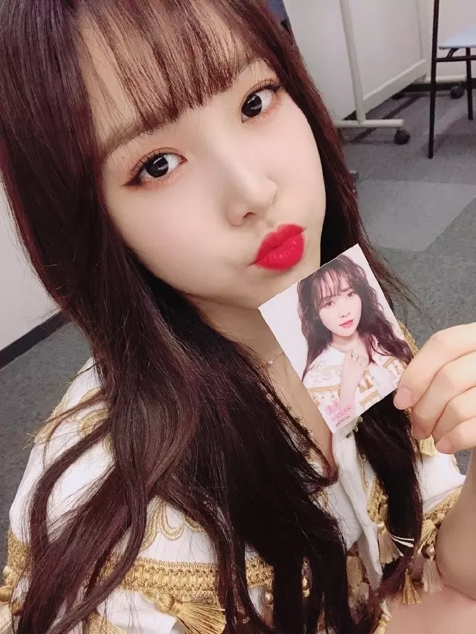[GFRIEND][分享]190320 俞宙果汁美貌自拍照公開透露《時間流逝》有成員自我介紹編舞