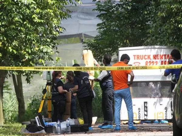 掐死中國女 載屍「游車河」 直至午夜才返回公寓 !