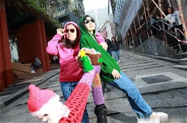 因關之琳導致終身不孕,收養遺孤視如己出,如今養女這樣報答!