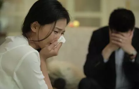 丈夫離世10年,俺帶著兒子給婆婆過生日,切蛋糕時兒子喊爸蒙了