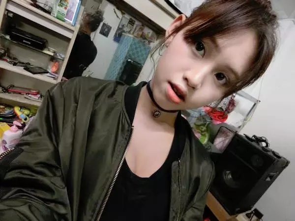 從「暴牙黑炭弟」變成「白皙氣質妹」的過程超神! ......泰國16歲小網美分享自己「施打女性賀爾蒙」經歷