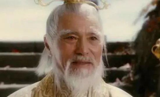 深山隱世村中人人長生不死,郎中發現其中秘密,一把火後村毀人亡