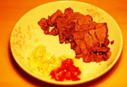 婆婆來城裡養老,吃了一盤牛肉,第二天丈夫果斷送她回家