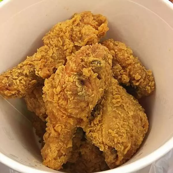 「胖老爹」炸雞排超久被罵是「飢餓行銷」?!員工出面喊屈,反駁我們忙到都快哭了!