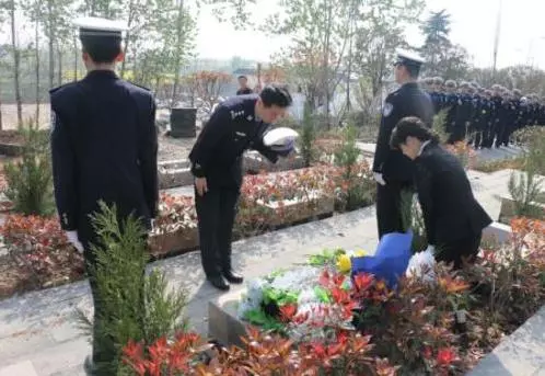 清明節祭祖,千萬不要穿「這個顏色」的衣服,否則容易招惹好兄弟
