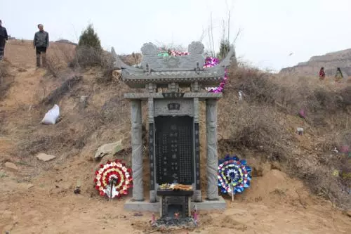 清明節祭祖,千萬不要穿「這個顏色」的衣服,否則容易招惹好兄弟