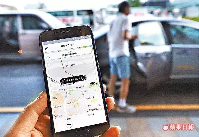 「Uber vs 小黃」誰勝出?PTT鄉民曝「關鍵點」高低秒判...柯P一句話神補槍:我笑了