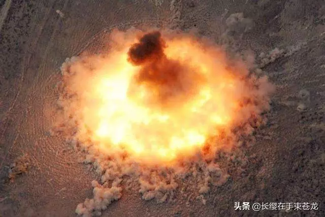 俄羅斯雲爆彈 瞬間就將大量的美軍僱傭兵和武裝分子送上了西天