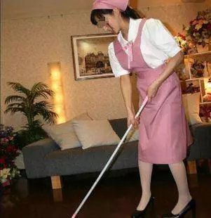 丈夫年薪50萬,婆婆刁難讓俺做保姆,媽媽來一趟俺卡多100萬