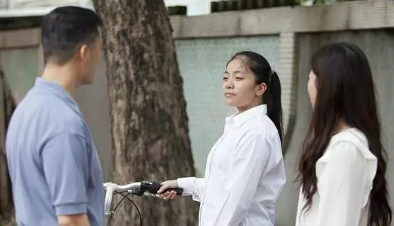 家裡拆遷,母親說嫁出去的女兒不能分財產,生病後說我們是一家人