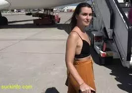 女穿著太過暴露 航空公司拒絕她登機
