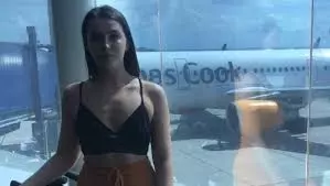 女穿著太過暴露 航空公司拒絕她登機