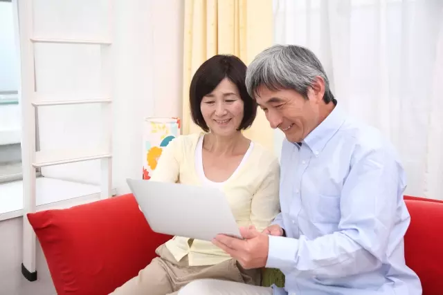 精明搞懂「勞保」和「勞退」新舊制,退休一族可「2選1」,或有2筆錢可以領!