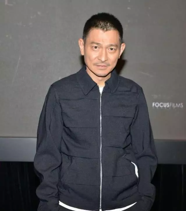 劉德華真的老了!近照曝光他瘦成這樣,一場大病讓他蒼老了10歲~~~