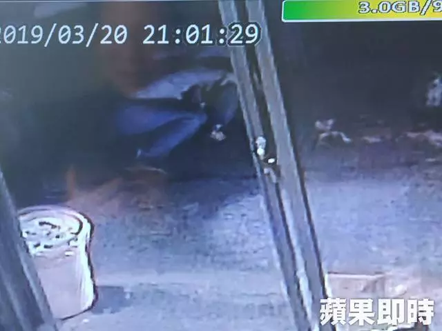 【追殺畫面曝光】驚見LINE喊別人「寶貝」 悍女持刀刺殺劈腿男友