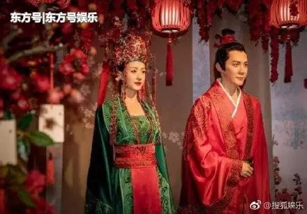 網曝趙麗穎孩子未百天就著急復工破紀錄,與馮紹峰拚命賺奶粉錢!