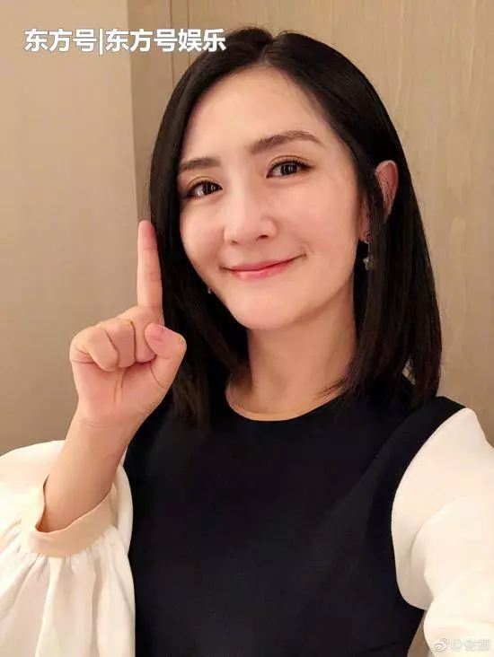 網曝趙麗穎孩子未百天就著急復工破紀錄,與馮紹峰拚命賺奶粉錢!
