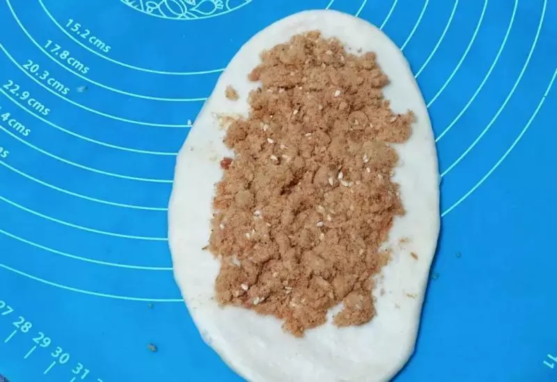 麵包店上架的搶手貨,麥香肉鬆麵包,客人超愛的單品!