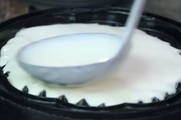 1碗麵粉2個雞蛋,不和面不揉面,教你做小麵包,香甜鬆軟超好吃