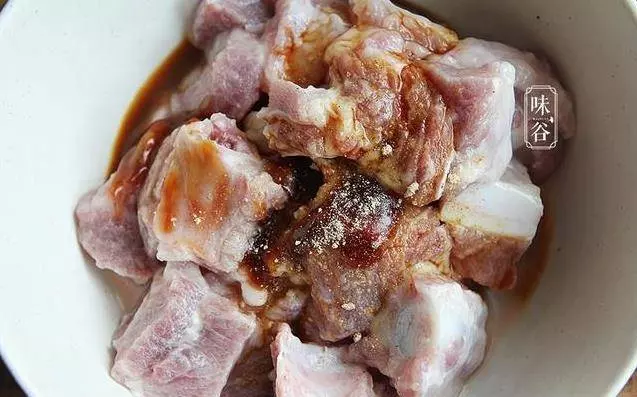 廣東老師傅教你【粵式蒸排骨】最正宗做法,簡單幾步,肉質嫩滑,在家就能做