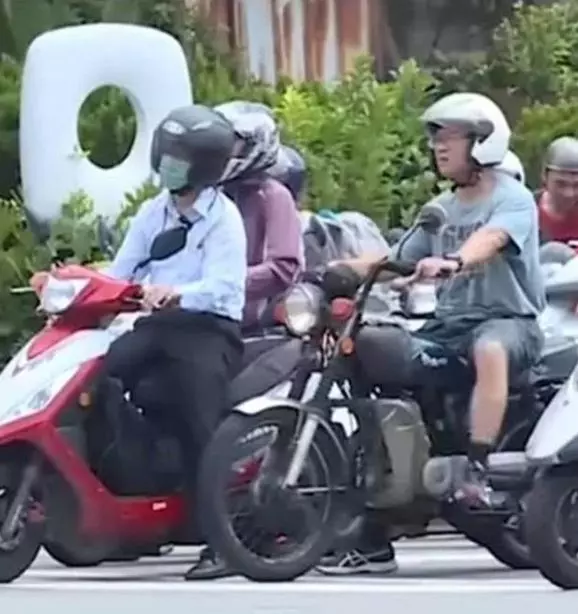 妹穿窄裙騎車:一直往上跑 網全歪樓