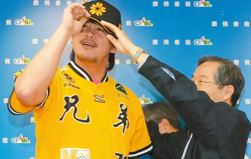 中職20年/旋風加盟卻沾黑離開 曹錦輝成短命象