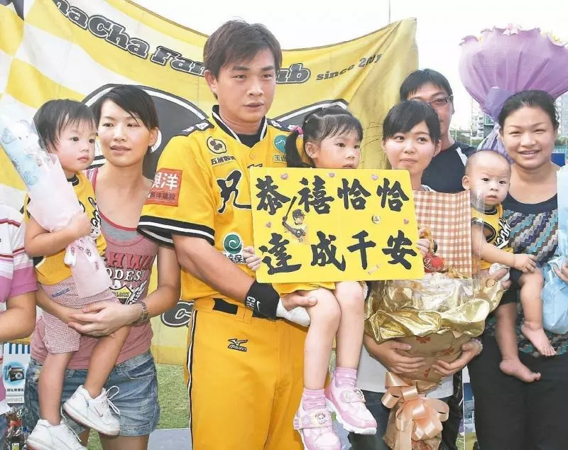 中職21年/假球案帶走半支兄弟 象雜牌軍奪冠