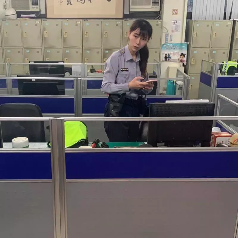 「妹妹頭女警」超仙氣!台中妹:我像癡漢一直看 原來是女模級警花