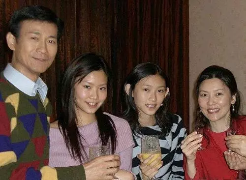 10大男星演藝圈一爆紅成名,渣到「拋棄糟糠之妻」!如今他們竟過著這樣的生活!