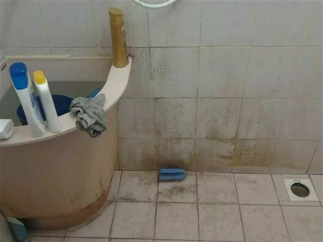 噁妻不刷牙、不洗頭，過年才洗一次澡。。! 「黑癬多到堵住排水孔」 夫忍13年頂不順離婚 ...!!