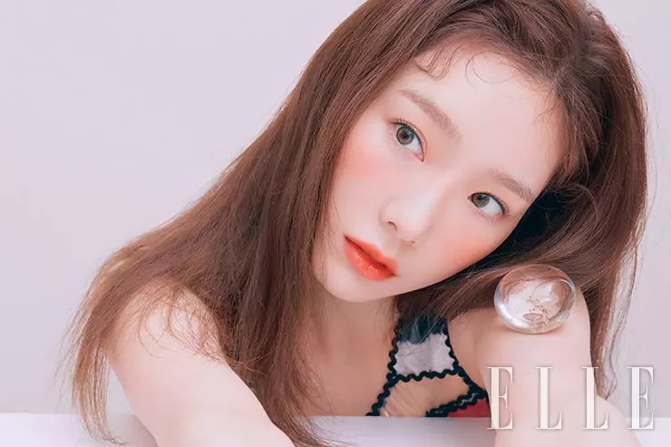 [少女時代][新聞]190321 好絕美一女的泰妍Elle Korea 四月號畫報持臉殺人