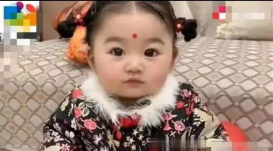 把四歲女兒送到姥姥家,一個星期後媽媽去接,差點沒認出