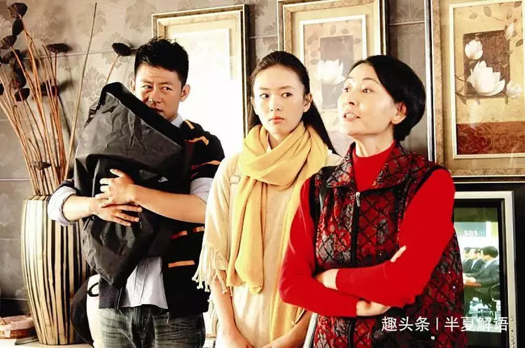 丈夫意外去世俺剛懷孕,公婆給十萬求生下孩子,十個月後,報警