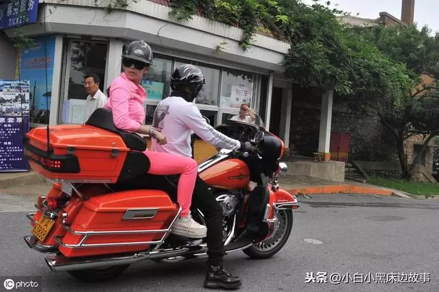 情人節那天晚上,男孩為博未婚妻高興,付出了家破人亡的代價