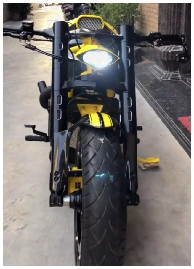 美國土豪訂製法拉利摩托車,花費100萬,外觀被稱藝術品