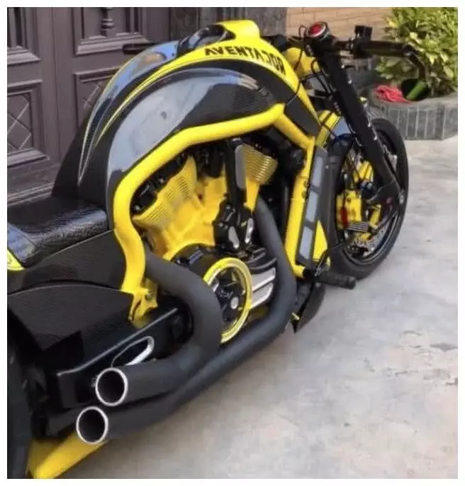 美國土豪訂製法拉利摩托車,花費100萬,外觀被稱藝術品