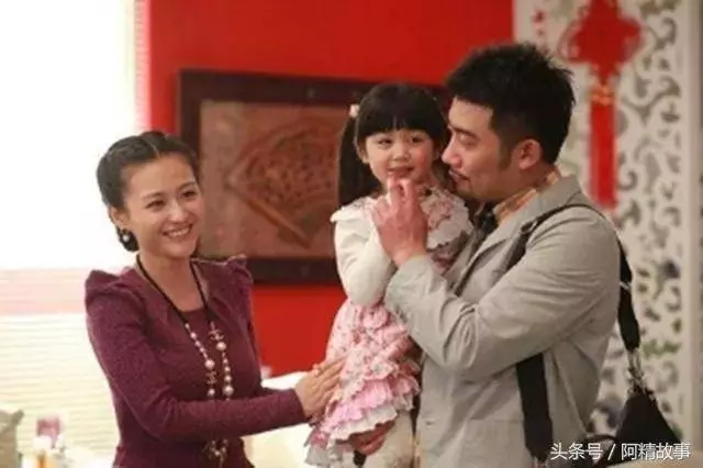 女兒意外去世,妻子瞞著丈夫3年,清明節女兒卻提著菜,回到家中