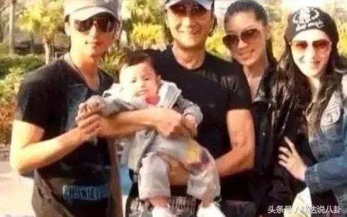 50歲王菲大肚逛商場,81歲謝賢老來得子,謝霆鋒終於說出心裡話!