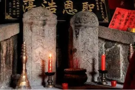 農村男子在大山中挖到「孫悟空」的墓,震撼了整個村莊!