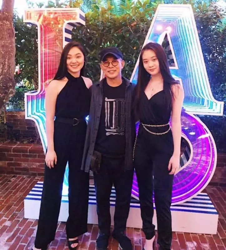 【李連杰女兒長大了】首次公開成年女兒的合照,她們繼承了利智的好身材,網友:好有氣質啊~