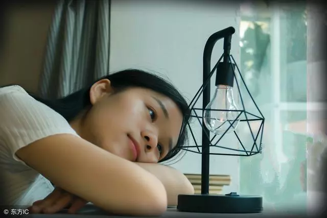 我質問爸爸為何婚內重建家庭?他給出一個答案,我愣在了原地!