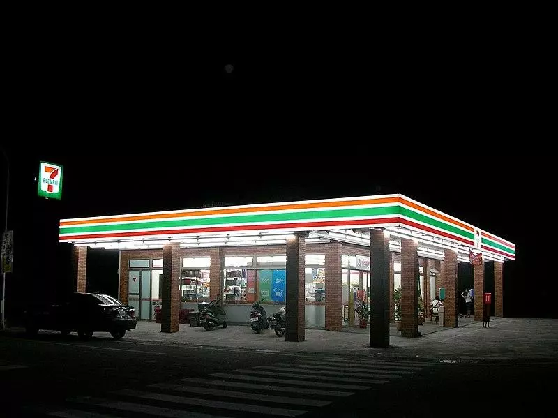 全台逾600間超商「取消大夜班」網讚爆…老司機卻崩潰:「希望小七店長堅持下去!」
